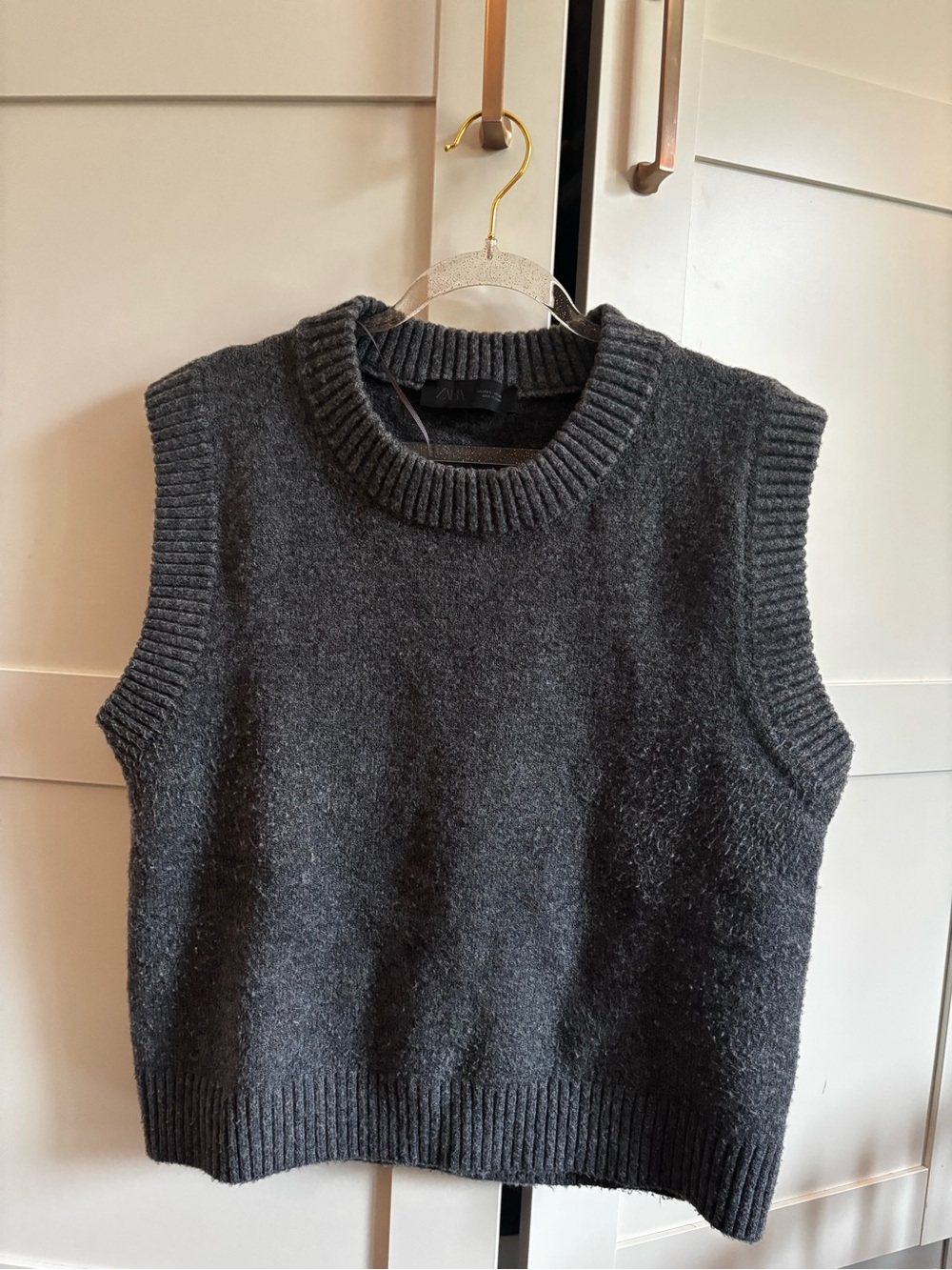 ZARA Charcoal Gray Ribbed Crewneck Sleeveless Sweater Vest size large wool blend